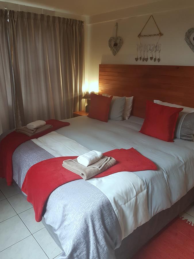 Oppi Rotse Guesthouse Saint Lucia Estuary Екстериор снимка